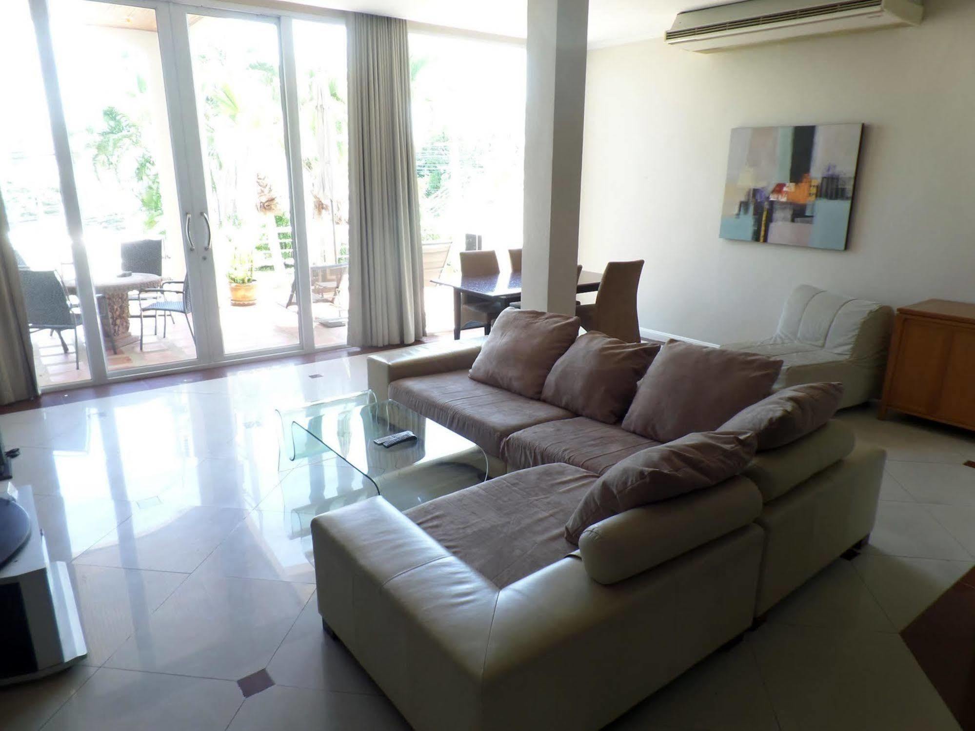 Westbury Residence Pattaya Luaran gambar